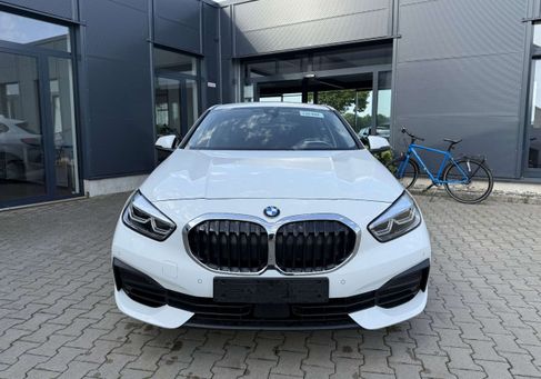 BMW 118, 2023