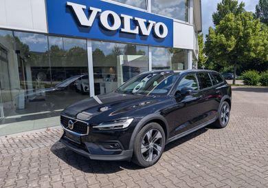 Volvo V60 Cross Country, 2023