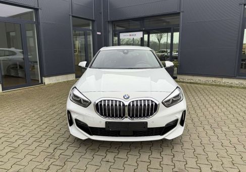 BMW 118, 2023