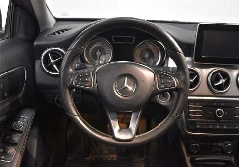 Mercedes-Benz GLA 200, 2017