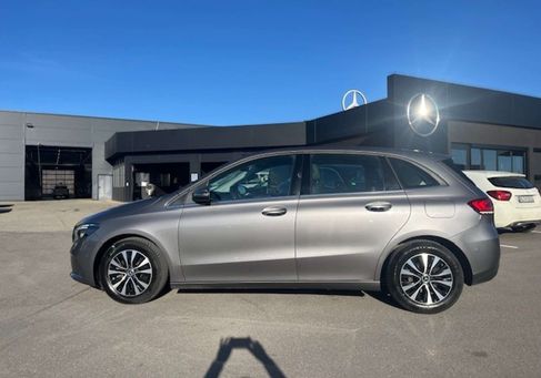 Mercedes-Benz B 200, 2021