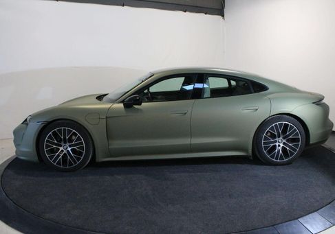 Porsche Taycan, 2021