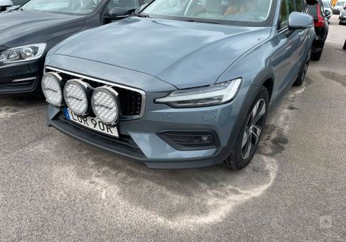 Volvo V60 Cross Country, 2022