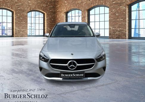 Mercedes-Benz B 180, 2025