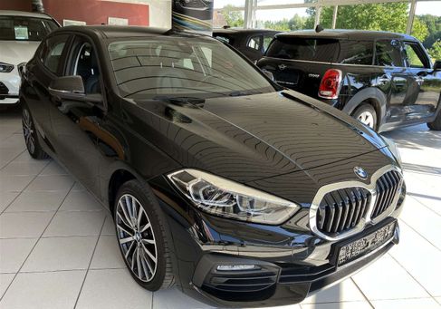 BMW 120, 2023