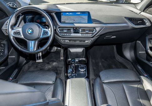BMW 120, 2023 3