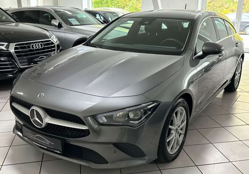 Mercedes-Benz CLA 200, 2022