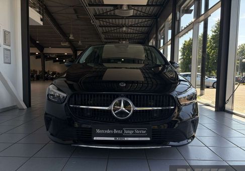 Mercedes-Benz B 200, 2023
