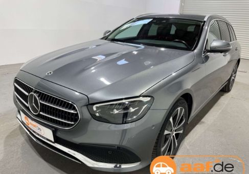 Mercedes-Benz E 300, 2022