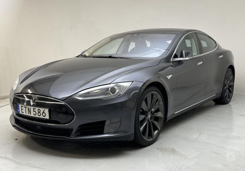 Tesla Model S, 2015