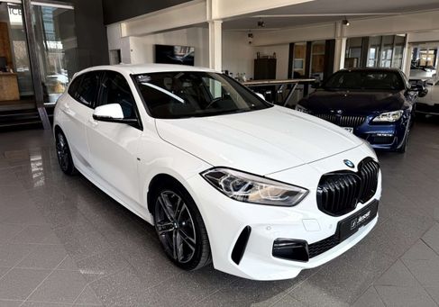 BMW 118, 2021