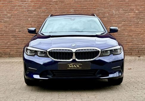 BMW 330, 2021