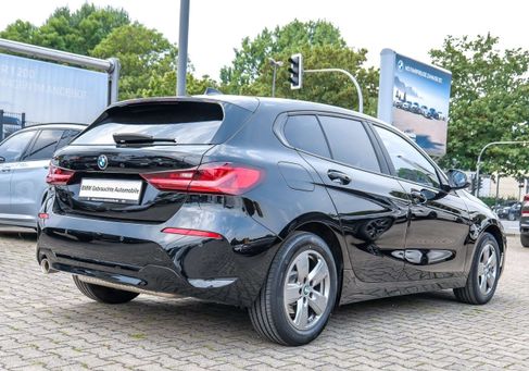 BMW 118, 2022