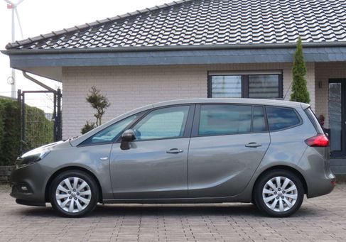 Opel Zafira, 2018