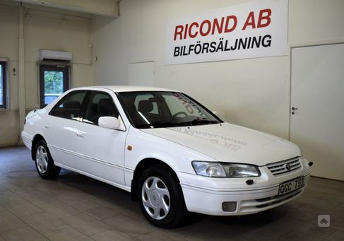 Toyota Camry, 1999