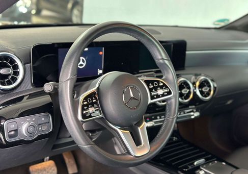 Mercedes-Benz CLA 200, 2022