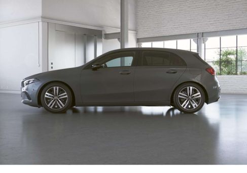 Mercedes-Benz A 250, 2022