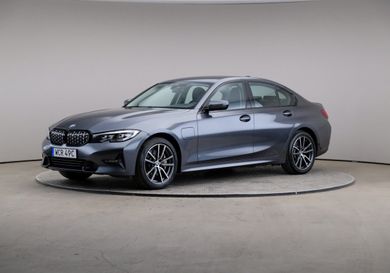 BMW 330, 2021