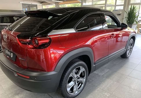 Mazda MX-30, 2023 3