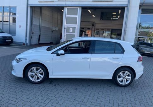 Volkswagen Golf, 2024 2