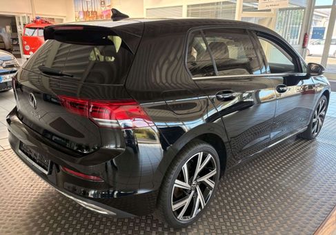 Volkswagen Golf, 2024 3