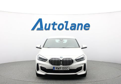 BMW 118, 2022