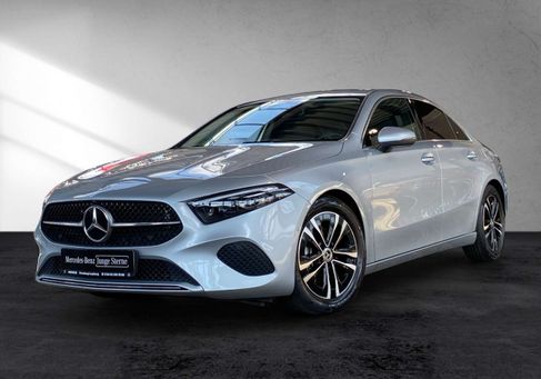 Mercedes-Benz A 200, 2025