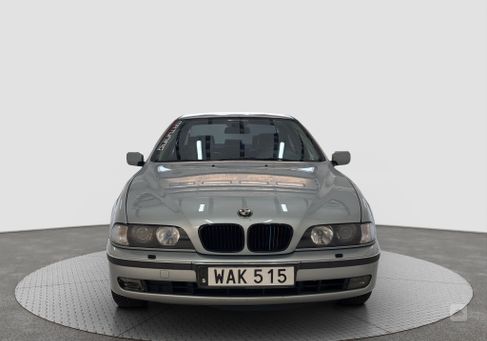 BMW 528, 1998