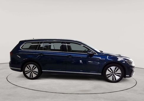 Volkswagen Passat, 2021