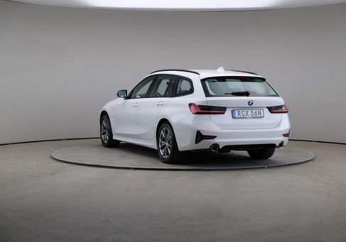 BMW 330, 2022
