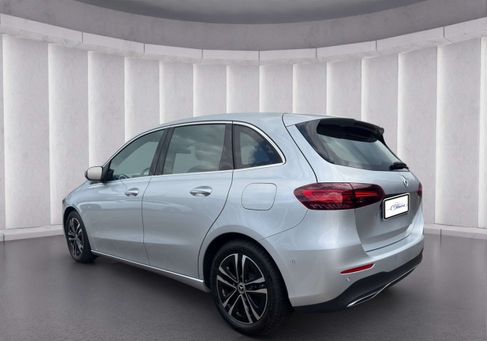 Mercedes-Benz B 200, 2023