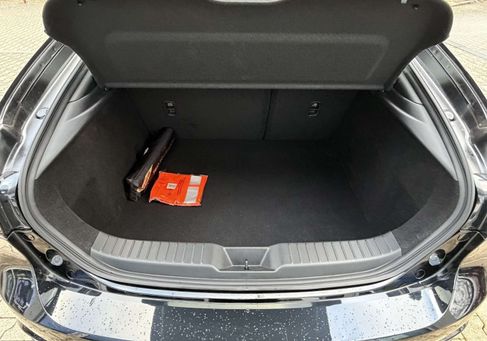 Mazda 3, 2024