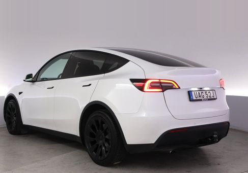 Tesla Model Y, 2022 3