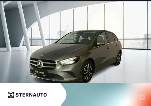 Mercedes-Benz B 180, 2022