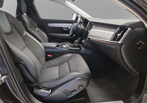 Volvo V90, 2022