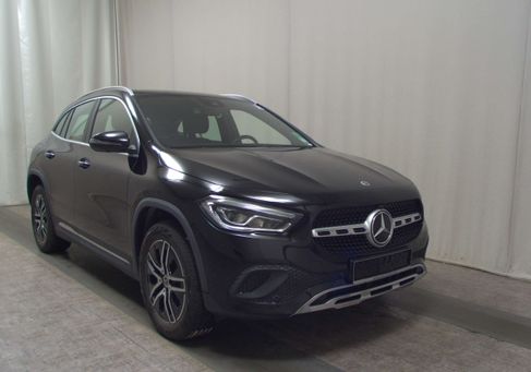 Mercedes-Benz GLA 250, 2021