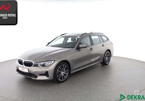 BMW 330, 2022