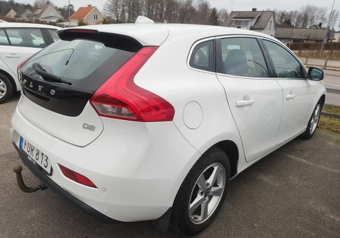 Volvo V40, 2016