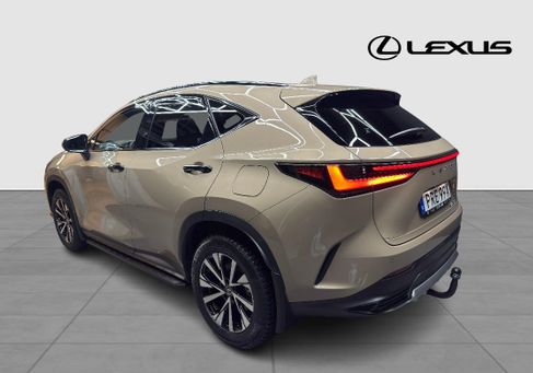 Lexus NX, 2025