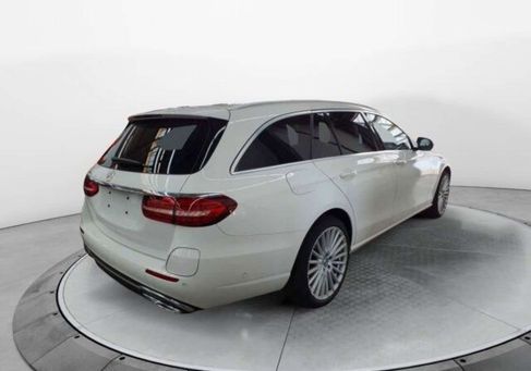 Mercedes-Benz E 300, 2021