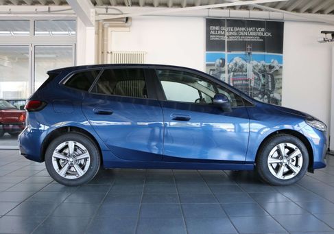 BMW 216, 2024