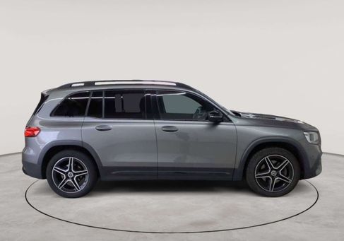 Mercedes-Benz GLB 200, 2023