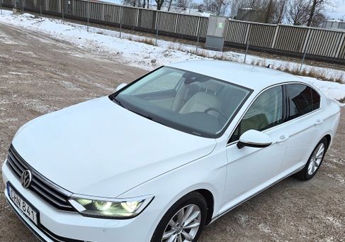 Volkswagen Passat, 2016