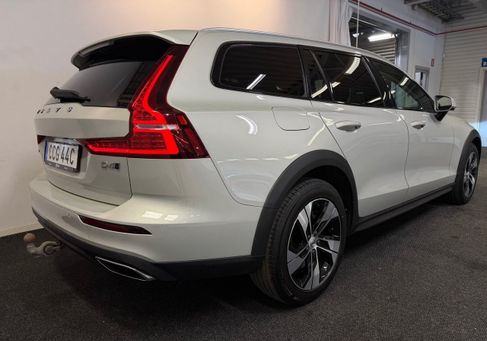 Volvo V60 Cross Country, 2020