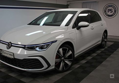 Volkswagen Golf, 2022