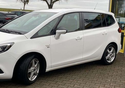 Opel Zafira, 2019