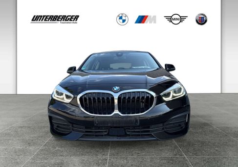 BMW 118, 2022
