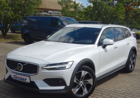 Volvo V60 Cross Country, 2023