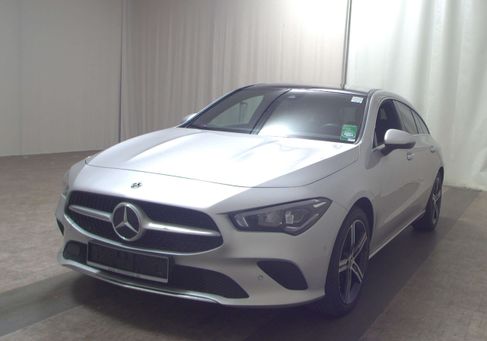 Mercedes-Benz CLA 200, 2022
