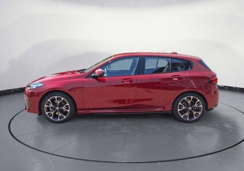 BMW 120, 2025 3